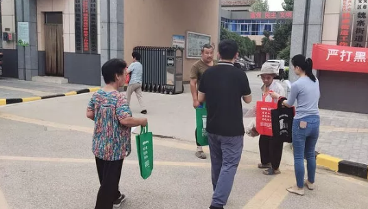 澳门半岛无纺布袋上的“大文章”